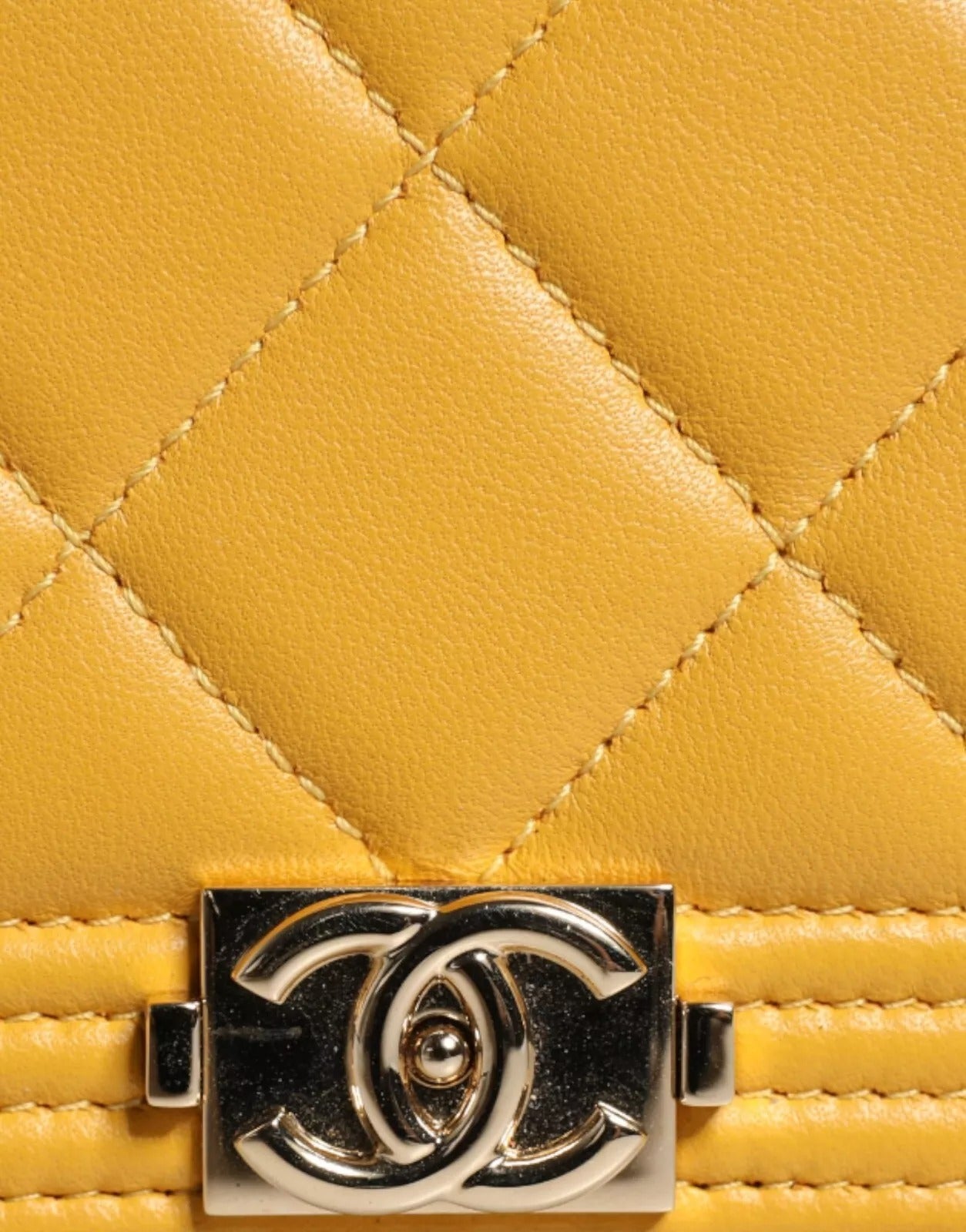 Chanel Gelbes Leder -CC -Logo Kontinentaler Zip -Brieftasche