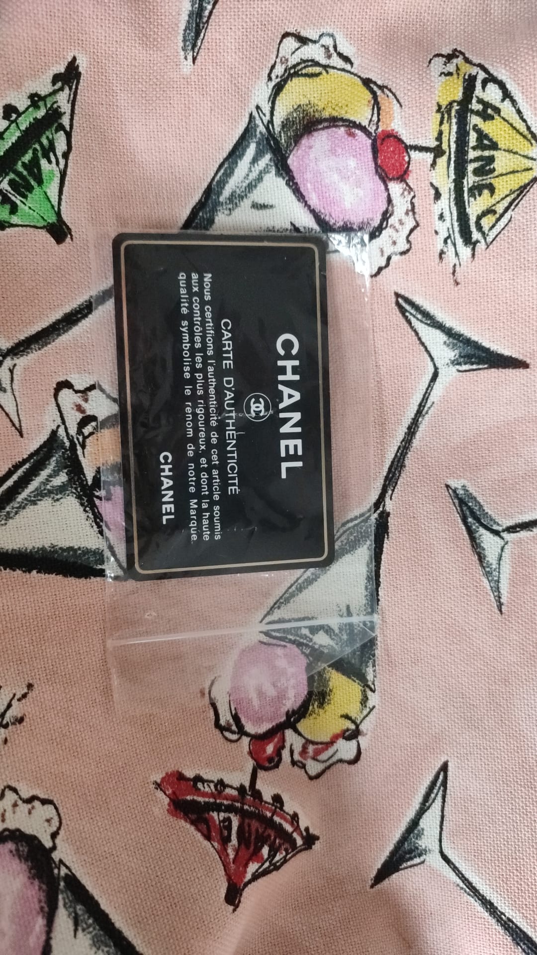 Chanel Pink Cruise Collection Parfait Canvas Printed Taschenbrand