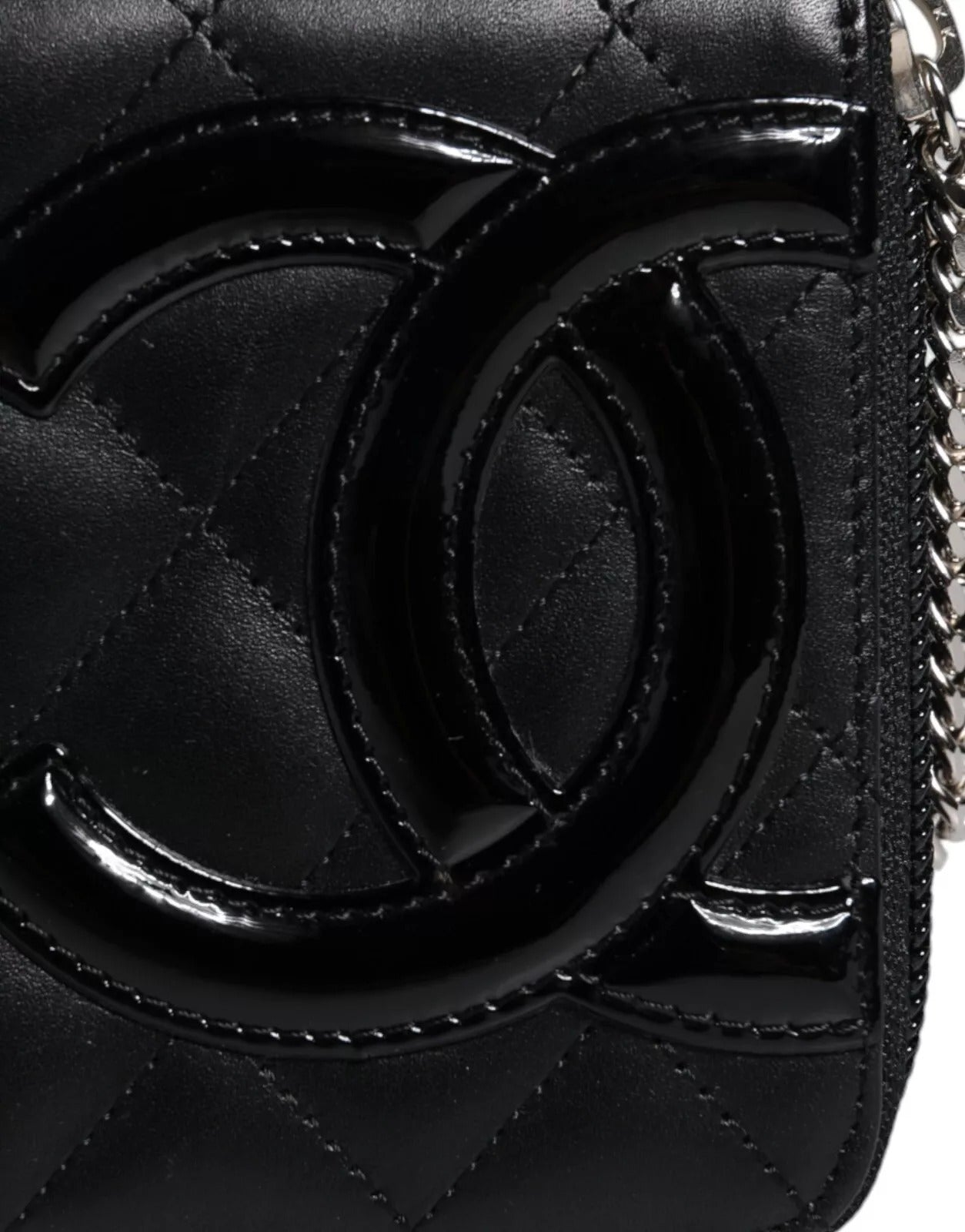Chanel Schwarzes gestepptes Leder -Logo CC Continental Reißverschluss Brieftasche